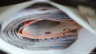 Қазақстанда жалақыны «қалтада» беруге тыйым салынады: Бухгалтерлерге ескерту хабарламалары жіберіледі