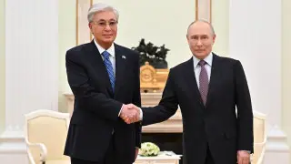 Тоқаев пен Путин кездесуі: Екі ел арақатынастарының дамуы талқыланды