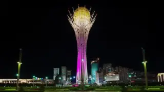 Байтерек маңындағы дөрекі фото үшін студент жауапқа тартылды
