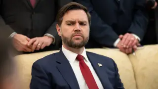 Дональд Трамп вице-президентке өлім жағдайына хат қалдырған