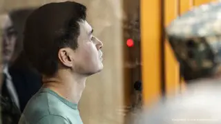 «Біз де бірге жазаландық». Байжановтың әйелі сотта көз жасына ерік берді