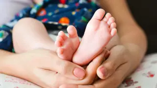 Астанада 19 жастағы әйел жаңа туған сәбиін сатып жібергені үшін ата-ана құқығынан айрылды