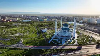 Президент Қазақстанның қарапайым еңбеккерлерін мемлекеттік марапаттармен марапаттады