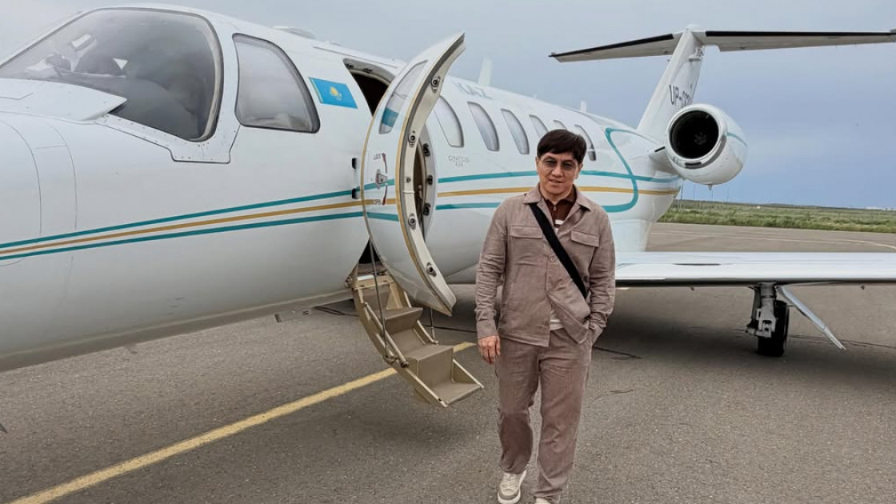 Сәкен Майғазиевтің жаңа фотосы желіні шулатты: Оқырмандары «Құтты болсын!» деп жарысты